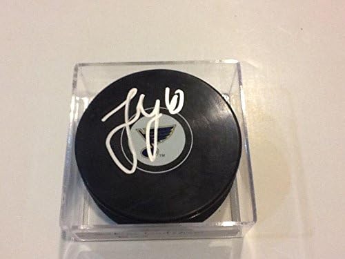 Joakim Lindstrom potpisao je hokejaški pak St. Louis Blues s potpisom B-NHL pakova s autogramima