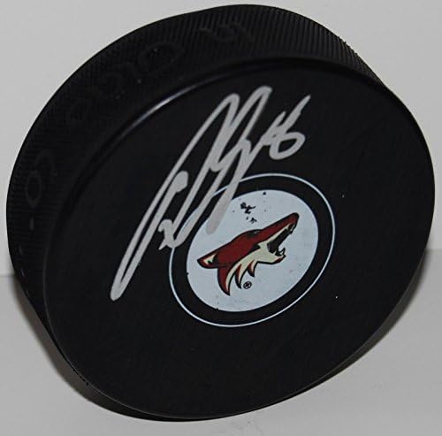 Tobias Reeder potpisao je suvenirni hokejaški pak s logotipom 2-NHL pakovi s autogramom